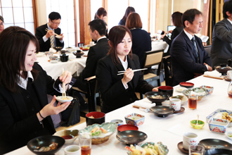 昼食会の様子