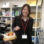 シャアテックITS事業部の堀川さん　誕生日祝い